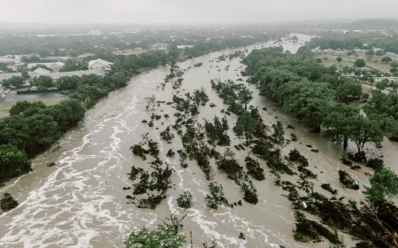 টেক্সাসের প্রাণঘাতী বন্যা: যে ৪ টি প্রশ্নের উত্তর এখনো মেলেনি