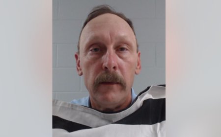 জনসন কাউন্টির শেরিফ অ্যাডাম কিংয়ের বিরুদ্ধে নতুন অভিযোগ