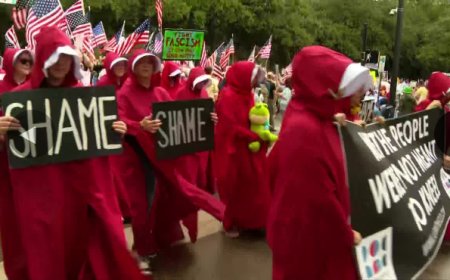 বৃষ্টি উপেক্ষা করে ডালাস-ফোর্ট ওর্থে ‘নো কিংস’ বিক্ষোভ