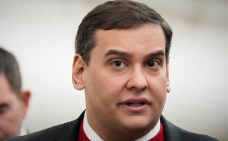 প্রাক্তন সাংসদ জর্জ সান্টোসের ফেডারেল জেল সাজা কমিয়ে দিলেন ট্রাম্প