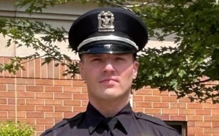 শিকাগোয় আইসের হাতে পুলিশ কর্মকর্তা গ্রেপ্তার