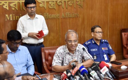 প্রবাসী শ্রমিকদের পাসপোর্ট ফি কমানো হবে: স্বরাষ্ট্র উপদেষ্টা