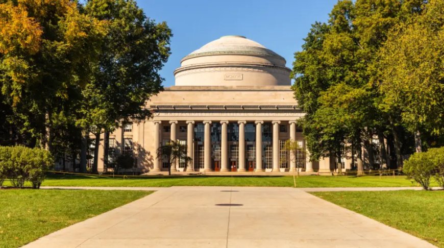 ট্রাম্প প্রশাসনের শর্ত মানবে না এমআইটি, অর্থের প্রস্তাব প্রত্যাখ্যান