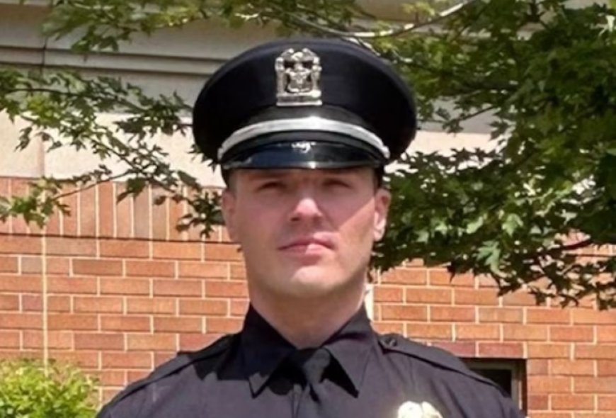 শিকাগোয় আইসের হাতে পুলিশ কর্মকর্তা গ্রেপ্তার