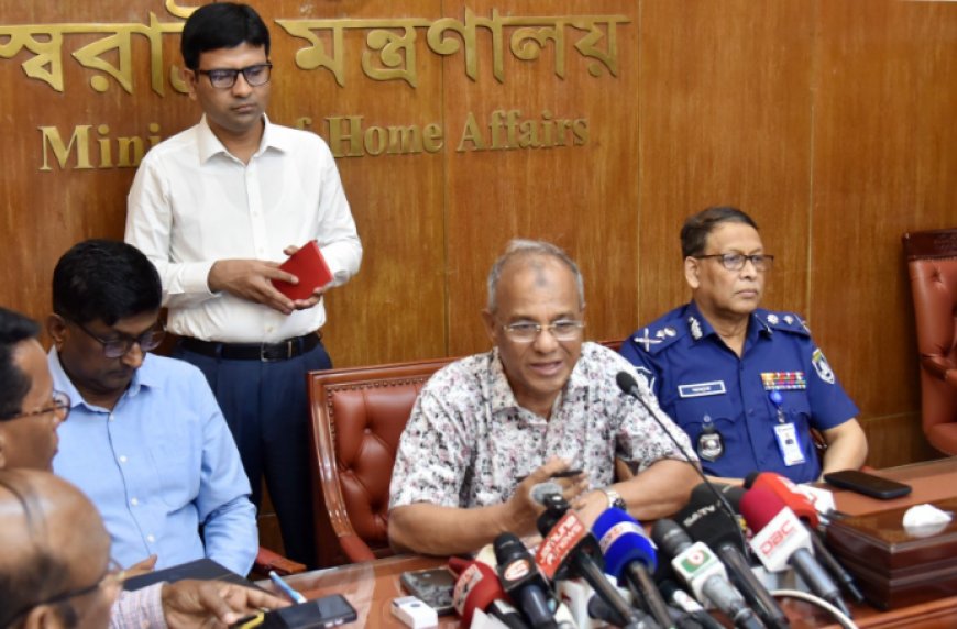 প্রবাসী শ্রমিকদের পাসপোর্ট ফি কমানো হবে: স্বরাষ্ট্র উপদেষ্টা