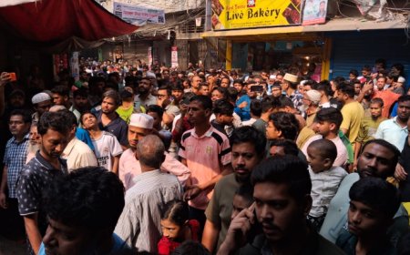 বাংলাদেশে শক্তিশালী ভূমিকম্পে অন্তত ১০ জনের মৃত্যু, আহত ছয় শতাধিক