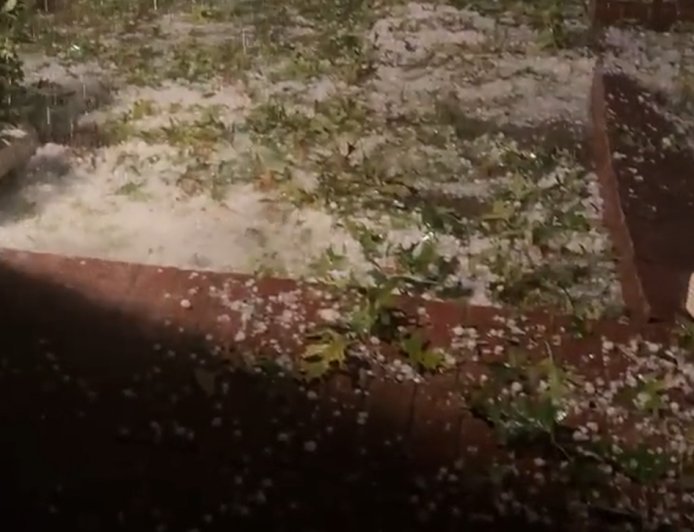 নর্থ টেক্সাসে টর্নেডো ওয়াচ, ডালাসে ভারি বৃষ্টিতে সড়কে ধীর গতি