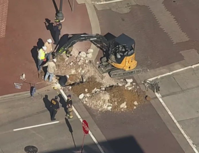 ডাউনটাউন ডালাসে ভূগর্ভস্থ গ্যাস লিক নিয়ন্ত্রণে, স্বাভাবিক চলাচল শুরু