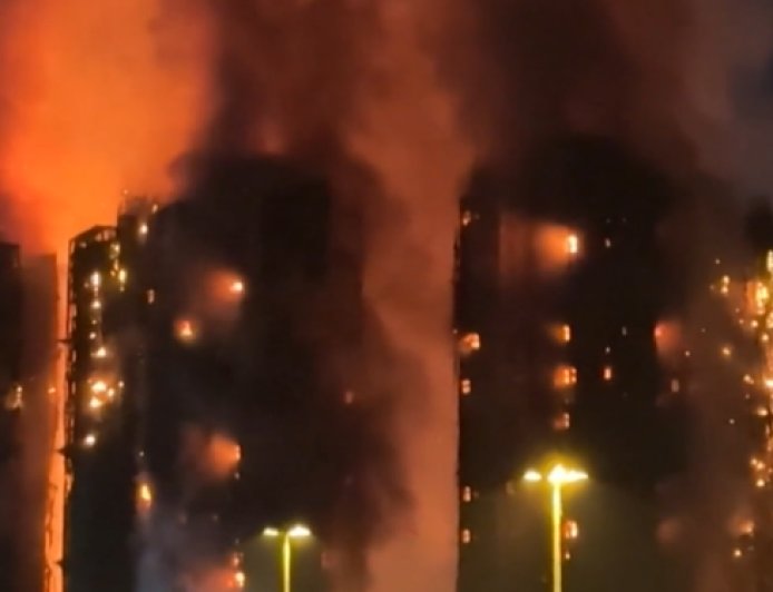 হংকংয়ের ভয়াবহ অগ্নিকাণ্ডে নিহত বেড়ে ৭৫, নিখোঁজ শতাধিক