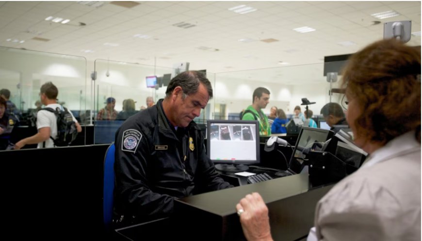 যুক্তরাষ্ট্রে প্রবেশে নতুন কড়াকড়ি: খতিয়ে দেখা হবে ভ্রমনকারীর ৫ বছরের সোশ্যাল মিডিয়া তথ্য
