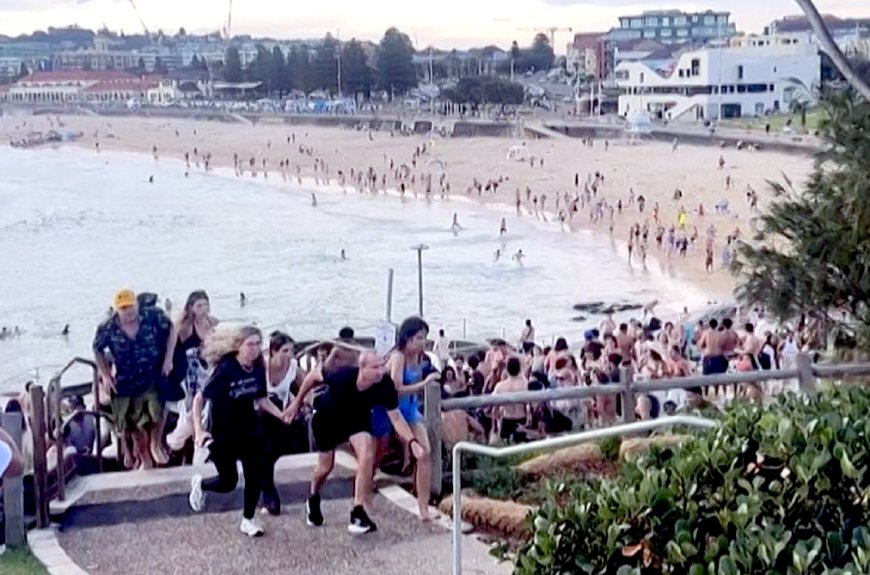 অস্ট্রেলিয়ার বন্ডি সৈকতে গুলিবর্ষণ, অন্তত ১৫ নিহত