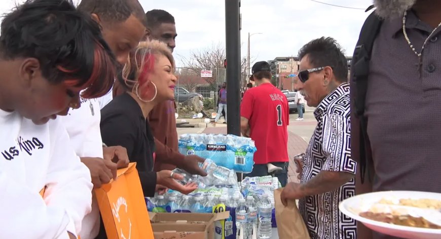 ডালাসে বড়দিনের মানবিকতা: গৃহহীনদের পাশে নর্থ টেক্সাসের মানুষ