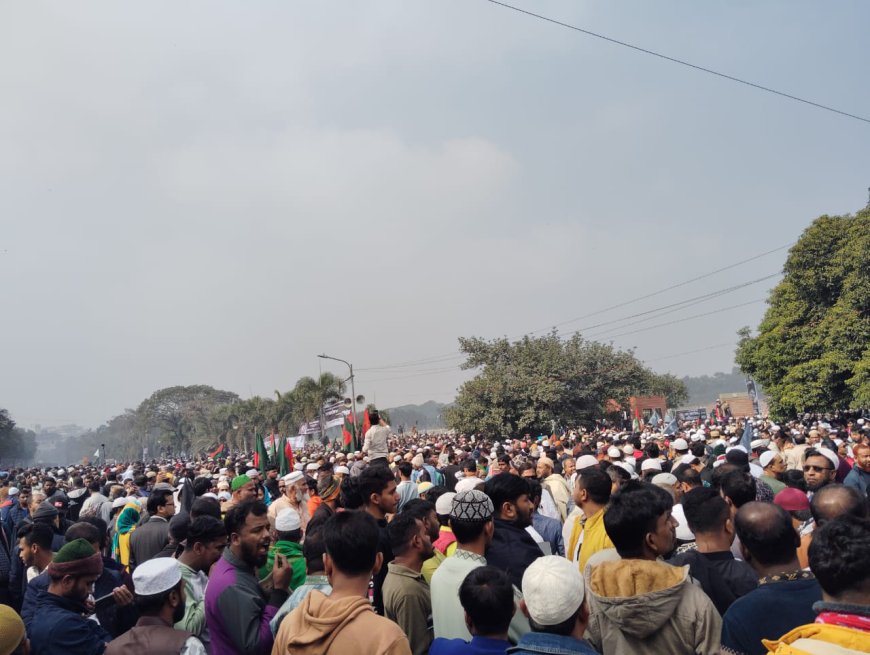 রাষ্ট্রীয় মর্যাদায় জিয়াউর রহমানের পাশে খালেদা জিয়ার দাফন