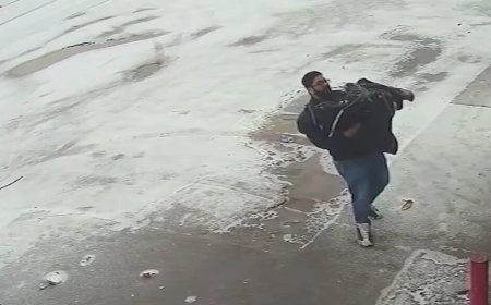 টেক্সাসে শীতঝড়ে এক নারীর জীবন বাঁচালেন দোকান ব্যবস্থাপক