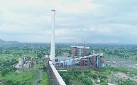 বাংলাদেশ-ভারত তিক্ত সম্পর্কের মধ্যেই বিদ্যুৎ সরবরাহ বাড়িয়েছে আদানি