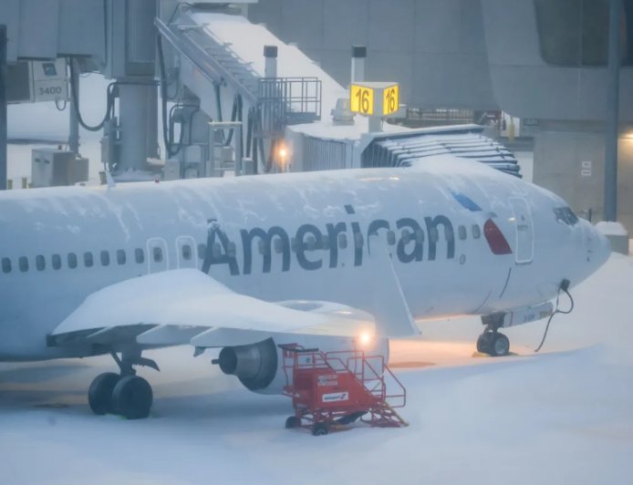 শীত ও তুষারঝড়ে যুক্তরাষ্ট্রে ১৮ জনের মৃত্যু, ২০ হাজারের বেশি ফ্লাইট বাতিল
