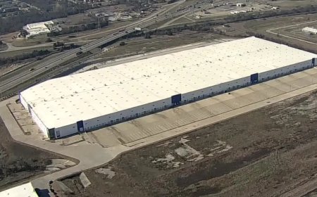 হাচিন্সে আইসিইর ‘মেগা ডিটেনশন সেন্টার’ স্থাপনের গুঞ্জন, উদ্বেগে স্থানীয়রা