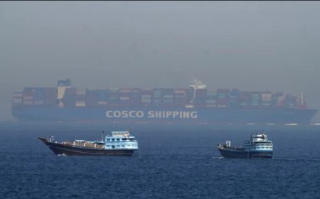 ইরানি জলসীমা এড়িয়ে চলতে নিজেদের জাহাজগুলো নির্দেশ যুক্তরাষ্ট্রের