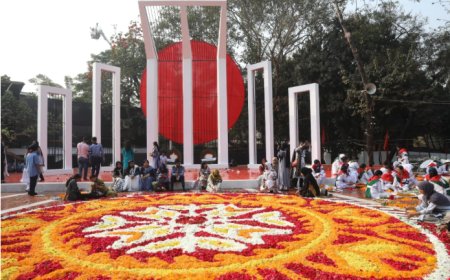 ভাষা শহীদদের প্রতি জাতির শ্রদ্ধাঞ্জলি