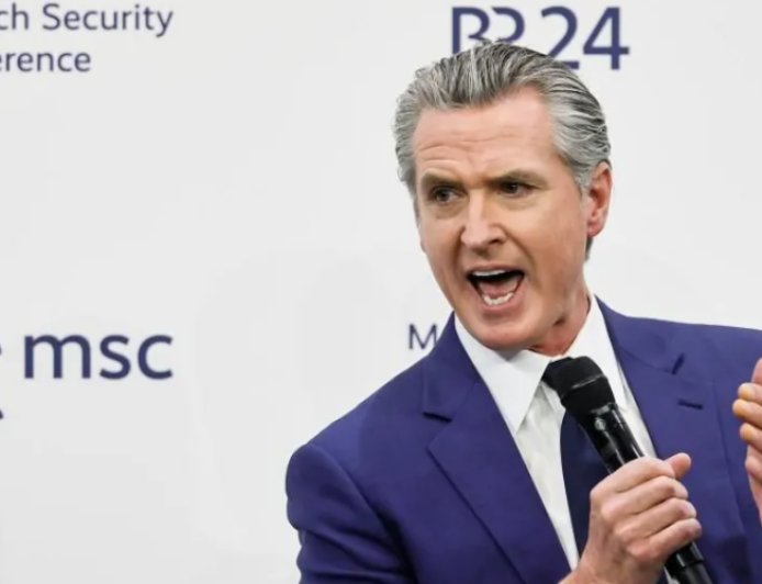 মিউনিখে ট্রাম্পবিরোধী সুরে একাট্টা রিপাবলিকান-ডেমোক্র্যাটরা