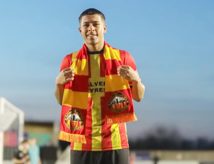 ইংল্যান্ডের ক্লাবের সঙ্গে চুক্তি করলেন বাংলাদেশের কিউবা মিচেল