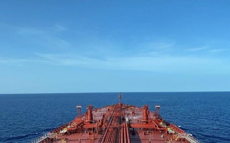 হরমুজ প্রণালীতে ট্যাঙ্কার চলাচল কমেছে ৯০%, সরবরাহ সংকটের শঙ্কা