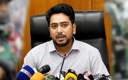 জুলাই সনদ বাস্তবায়ন না করলে সরকারের বৈধতা প্রশ্নবিদ্ধ হবে: নাহিদ ইসলাম