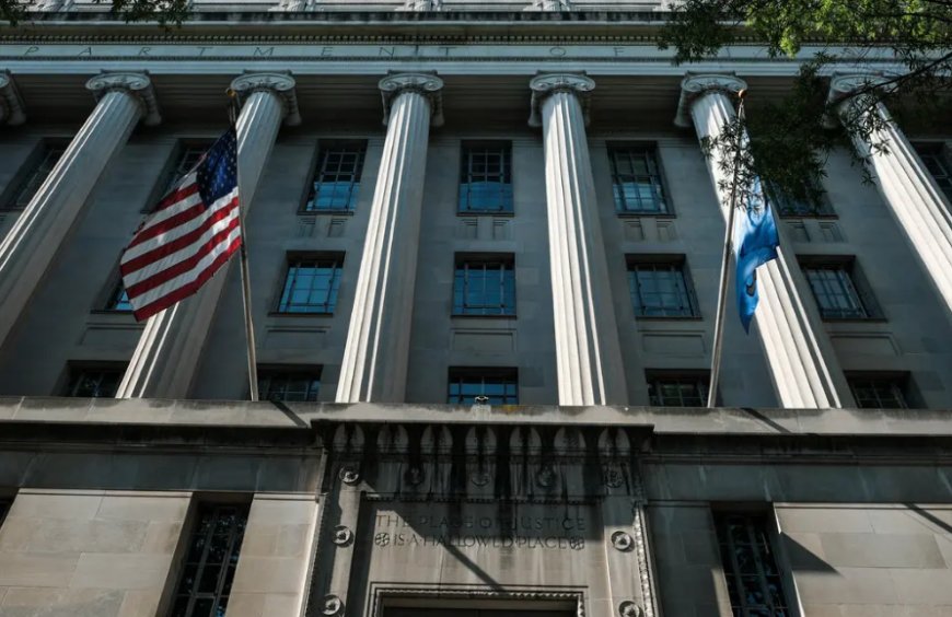 এপস্টেইন মামলার নতুন নথি প্রকাশ, ট্রাম্পের বিরুদ্ধে যৌন নিপীড়নের অভিযোগ