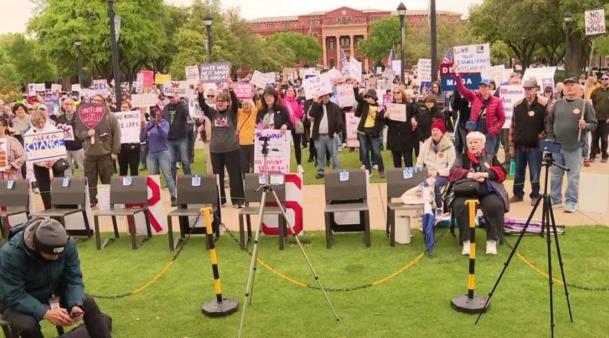 ‘নো কিংস’ বিক্ষোভে উত্তাল যুক্তরাষ্ট্র, ট্রাম্প নীতির বিরুদ্ধে রাজপথে লাখো মানুষ