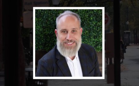 মিডিয়ায় কথা বলায় বরখাস্ত ডালাসের ‘নাইটটাইম ইকোনমি’ ম্যানেজার