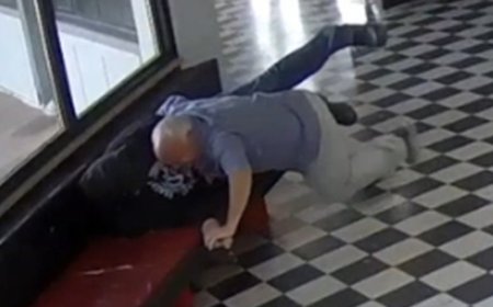 স্কুলে হামলা ঠেকাতে গুলি খেলেন প্রধান শিক্ষক, রক্ষা পেল শিক্ষার্থীরা