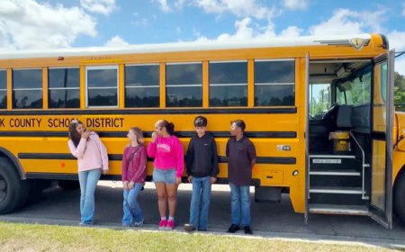 চলন্ত বাসে অজ্ঞান চালক, শিশুদের বুদ্ধিমত্তায় বড় দুর্ঘটনা থেকে রক্ষা