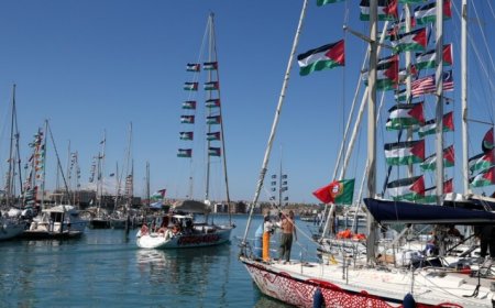 গাজামুখী ‘সুমুদ ফ্লোটিলা’ আটকাতে শুরু করেছে ইসরায়েল