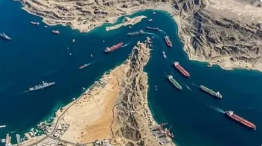 ক্ষতিপূরণ ছাড়া হরমুজ প্রণালি খুলবে না ইরান