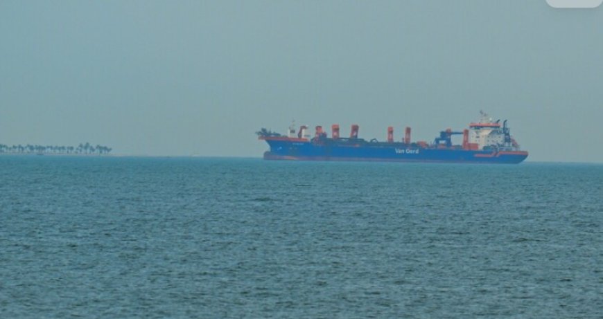 হরমুজে অবরোধ ‘পুরোপুরি কার্যকর’, তবু ইরানের জন্য কূটনৈতিক পথ খোলা রেখেছে ওয়াশিংটন