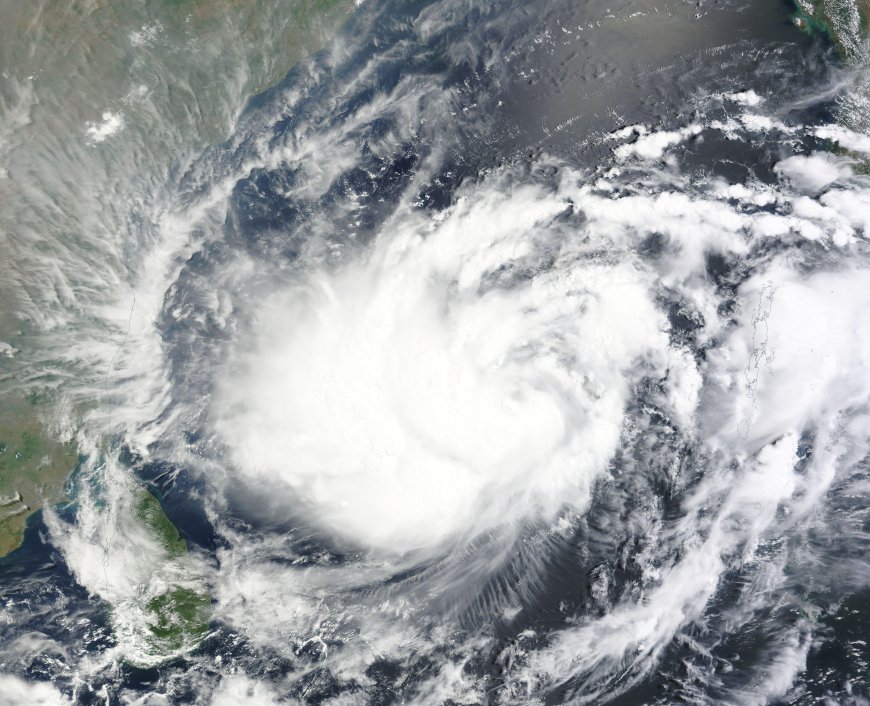 বঙ্গোপসাগরে লঘুচাপ, চট্টগ্রামসহ চার সমুদ্রবন্দরে ৩ নম্বর সতর্ক সংকেত
