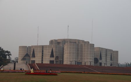 নবম বেতনকাঠামোর গেজেট প্রকাশ, সর্বনিম্ন গ্রেডে ১৪২ শতাংশ বেতন বৃদ্ধি