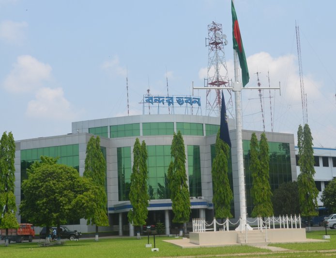 ভুয়া প্রতিষ্ঠানের নামে সিগারেটের কাঁচামাল আমদানি, ২ হাজার ৪৫০ কোটি টাকার রাজস্ব ঝুঁকিতে