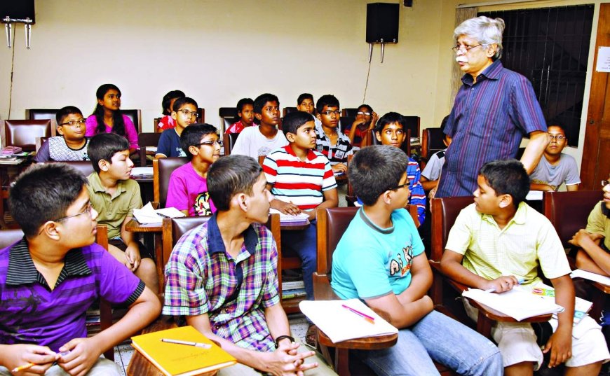জুলাই অভ্যুত্থান: জাফর ইকবালসহ আটজনের বিরুদ্ধে মানবতাবিরোধী অপরাধে আইসিটিতে চার্জ