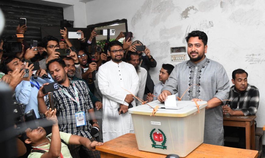 মিরপুরে স্বাস্থ্যকেন্দ্র ভাঙচুরে 'দেশে সরকার আছে কি না' প্রশ্ন নাহিদের