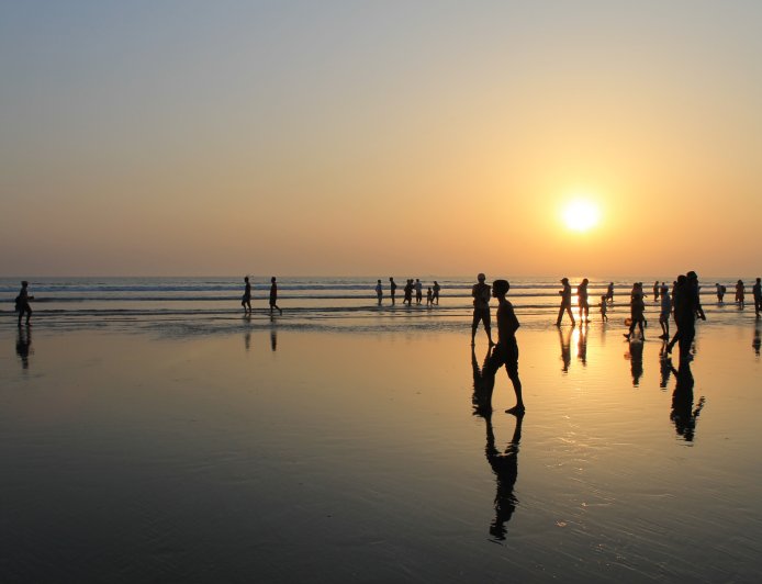 কক্সবাজারের হিমছড়িতে গোসলে নামা তিন পর্যটক নিহত, নিখোঁজ তিনজন