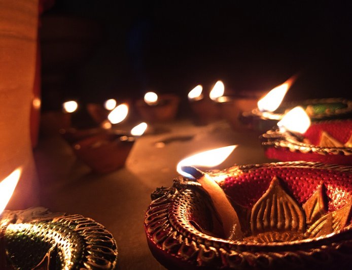 ডালাসে দীপাবলি উৎসবে এগারো হাজার প্রদীপ ও আতশবাজি