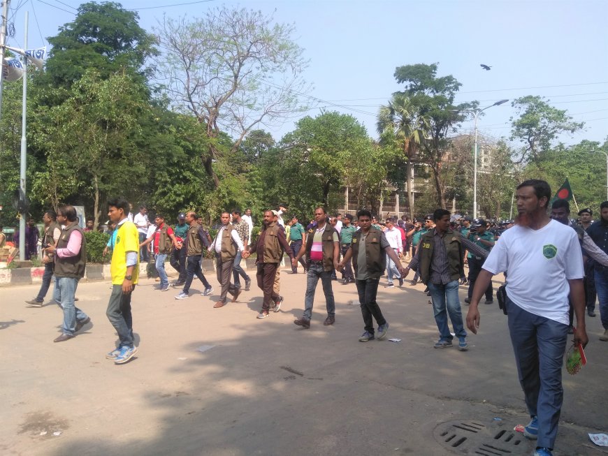 পূর্বাচলে ডিআইজির বাড়িতে অভিযান, মাদকসহ ৮৪ গ্রেপ্তার
