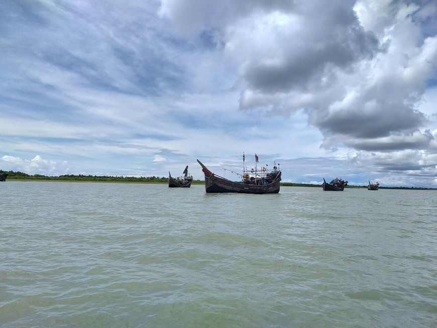 কক্সবাজারের কুতুবদিয়ায় আগুনে ৩৩ বাড়ি পুড়ে ছাই, হতাহত নেই