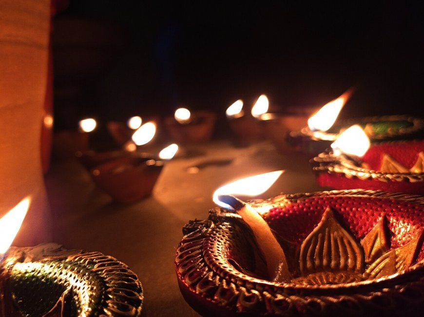 ডালাসে দীপাবলি উৎসবে এগারো হাজার প্রদীপ ও আতশবাজি